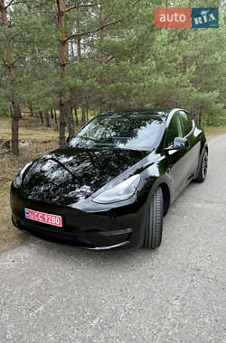 Tesla Model Y  2022