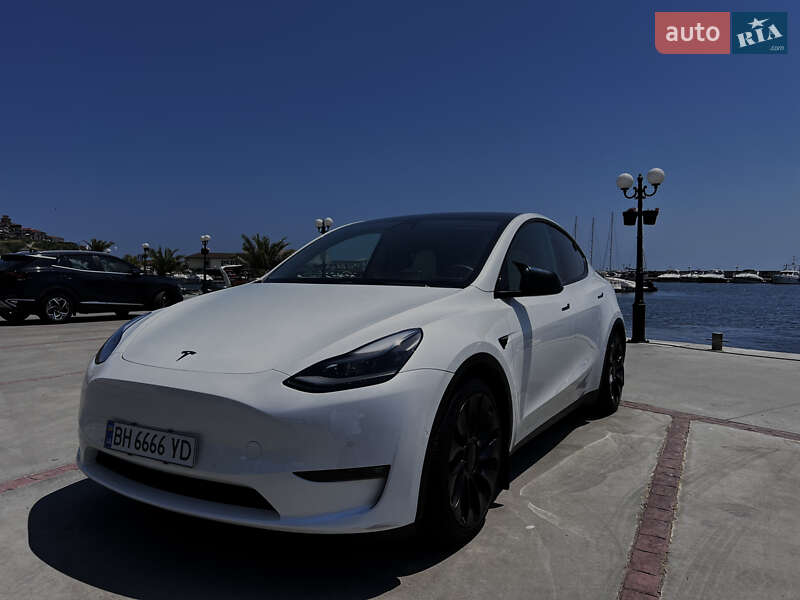 Tesla Model Y 2021