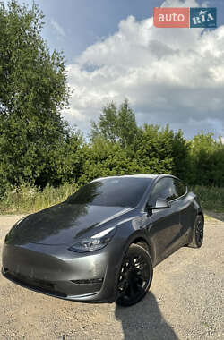 Tesla Model Y 2022