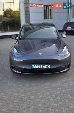Tesla Model Y  2022