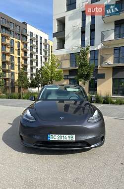 Tesla Model Y  2021