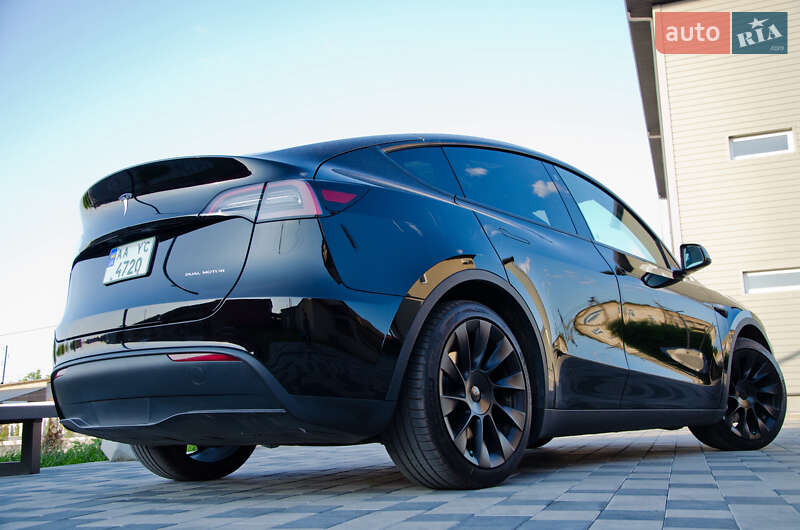 Внедорожник / Кроссовер Tesla Model Y 2022 в Киеве