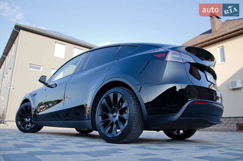 Внедорожник / Кроссовер Tesla Model Y 2022 в Киеве