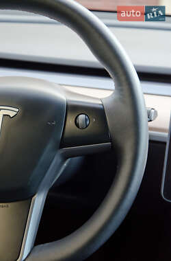 Внедорожник / Кроссовер Tesla Model Y 2022 в Киеве