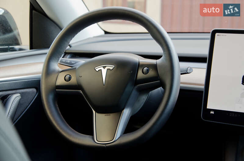 Внедорожник / Кроссовер Tesla Model Y 2022 в Киеве