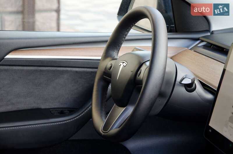 Внедорожник / Кроссовер Tesla Model Y 2022 в Киеве
