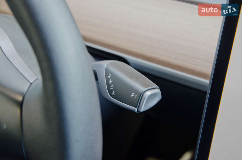 Внедорожник / Кроссовер Tesla Model Y 2022 в Киеве