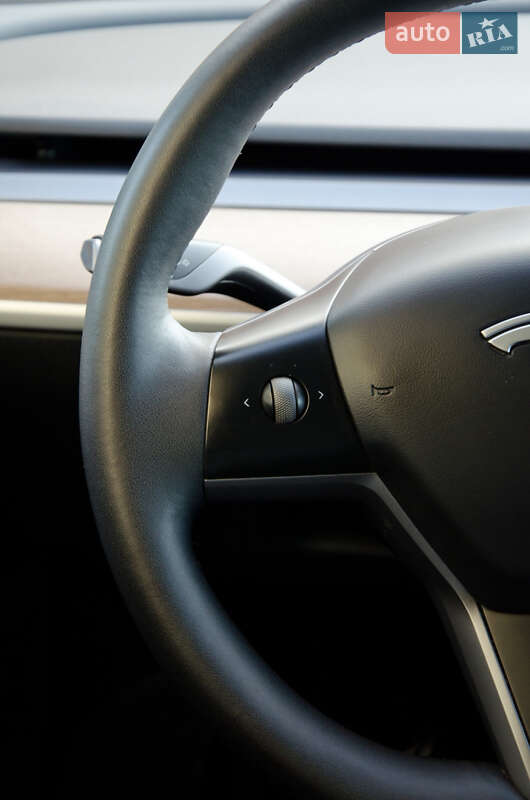 Внедорожник / Кроссовер Tesla Model Y 2022 в Киеве