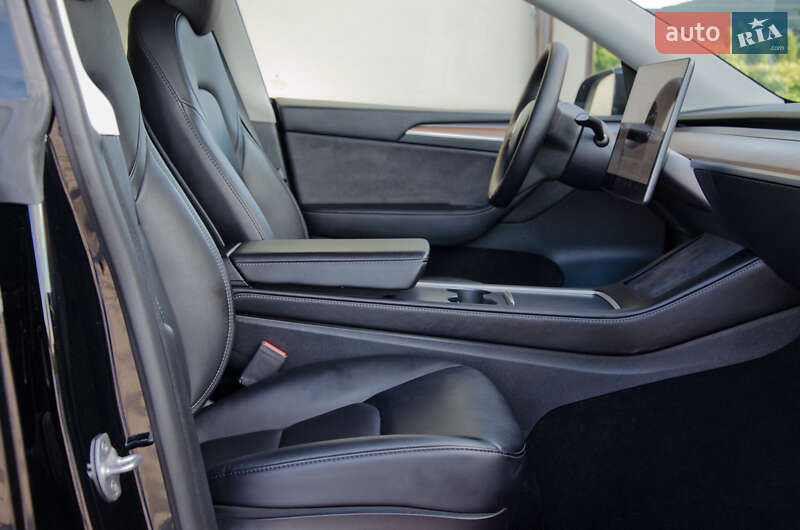 Внедорожник / Кроссовер Tesla Model Y 2022 в Киеве