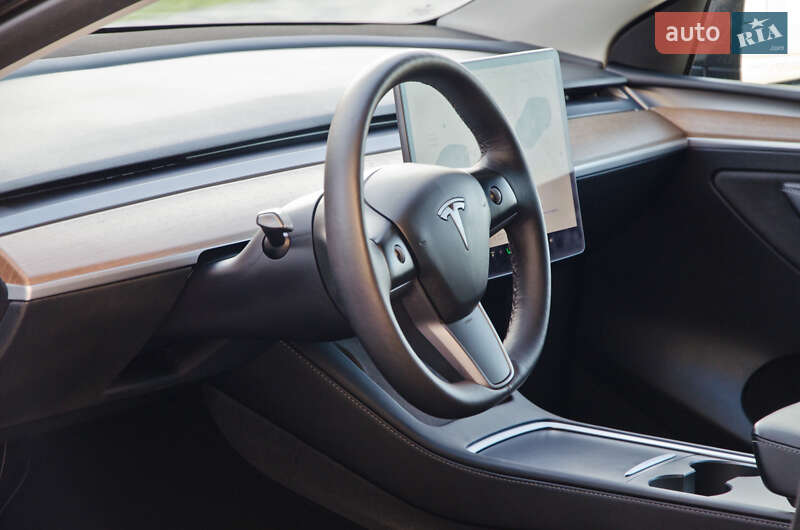 Внедорожник / Кроссовер Tesla Model Y 2022 в Киеве