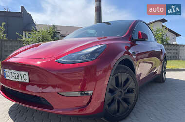 Tesla Model Y  2024