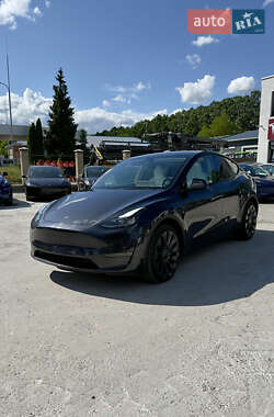 Tesla Model Y  2024
