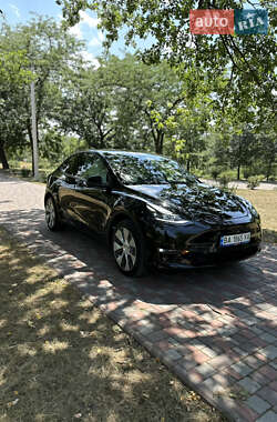 Tesla Model Y  2023