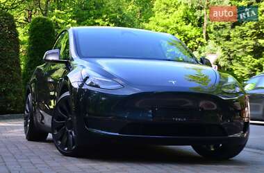 Tesla Model Y  2024
