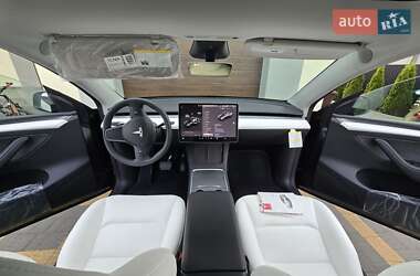 Позашляховик / Кросовер Tesla Model Y 2024 в Рованцях
