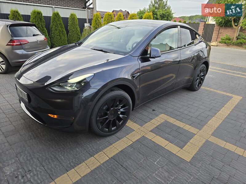 Позашляховик / Кросовер Tesla Model Y 2024 в Рованцях
