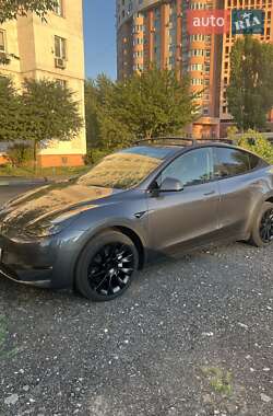 Tesla Model Y  2023