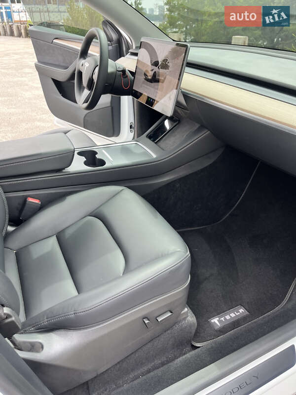 Внедорожник / Кроссовер Tesla Model Y 2023 в Днепре