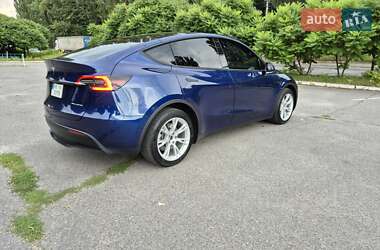 Tesla Model Y  2020