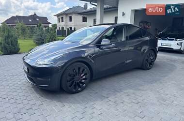 Tesla Model Y  2024
