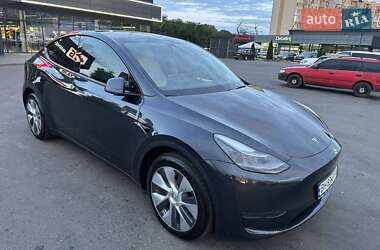 Tesla Model Y  2024