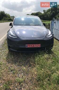 Tesla Model Y  2023