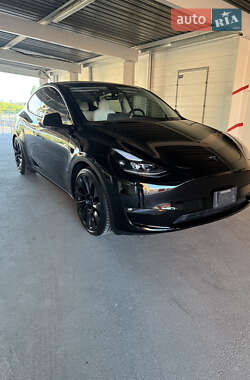 Tesla Model Y  2023