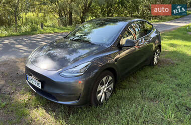 Tesla Model Y  2020