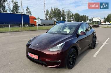 Tesla Model Y  2024
