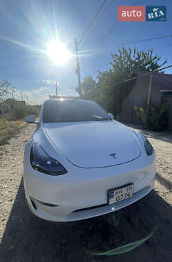 Tesla Model Y  2022