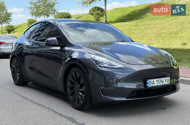 Tesla Model Y  2021