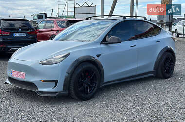 Tesla Model Y  2021