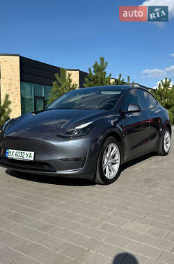 Tesla Model Y  2023