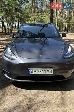 Tesla Model Y  2021