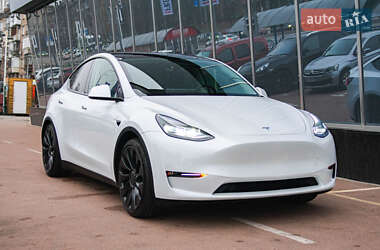 Tesla Model Y  2022