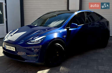 Tesla Model Y  2021