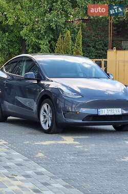 Tesla Model Y  2023