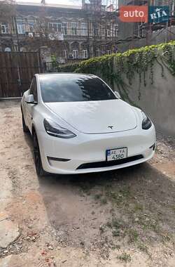 Tesla Model Y  2021
