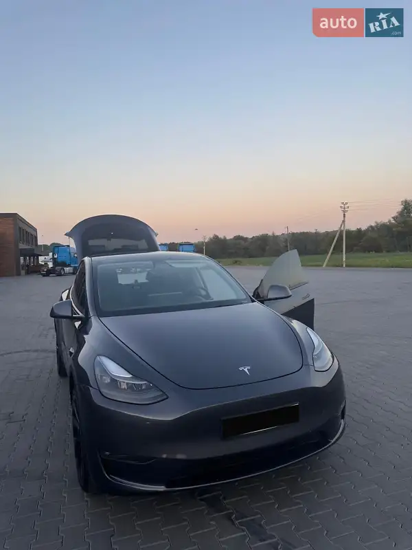 Tesla Model Y