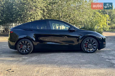 Tesla Model Y  2024