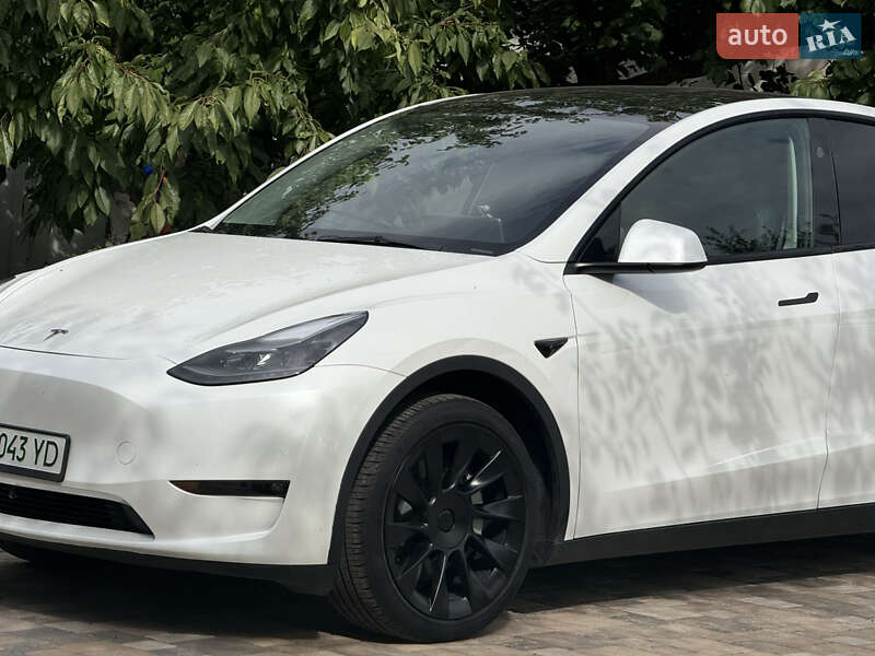 Tesla Model Y 2023