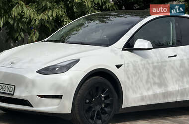 Tesla Model Y  2023