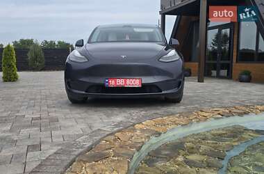 Tesla Model Y  2021
