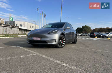 Tesla Model Y  2023