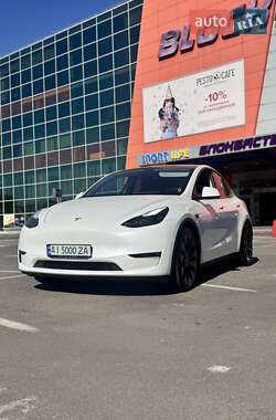 Tesla Model Y  2022