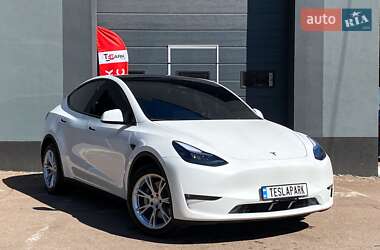 Tesla Model Y  2023