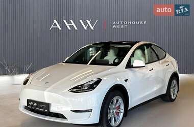 Tesla Model Y  2021