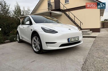Tesla Model Y  2023