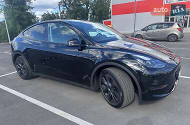 Tesla Model Y  2024