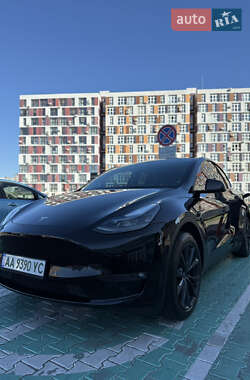 Tesla Model Y  2023